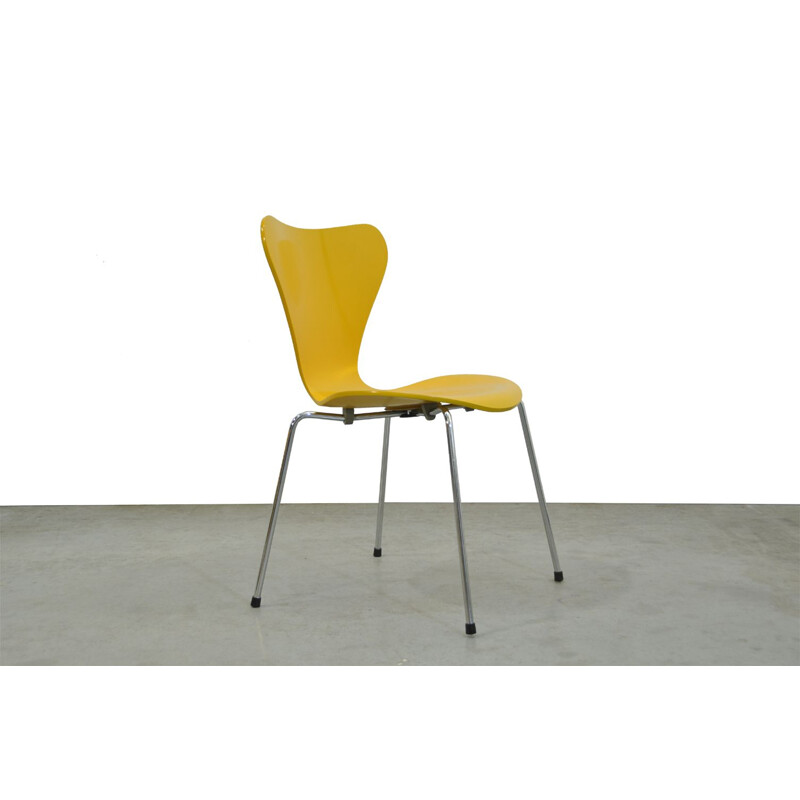 Set of 3 vintage Butterfly chairs by Arne Jacobsen for Fritz Hansen