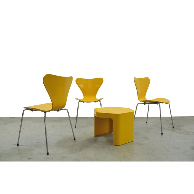 Set of 3 vintage Butterfly chairs by Arne Jacobsen for Fritz Hansen