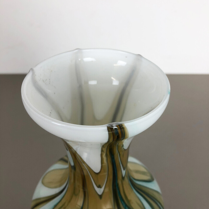 Große Vintage-Vase aus Opalin 1970