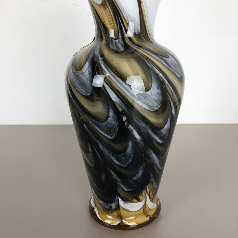 Grand vase vintage en opaline 1970
