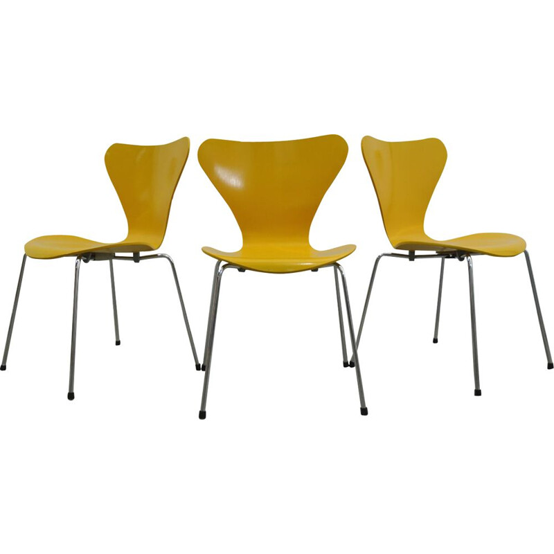 Set of 3 vintage Butterfly chairs by Arne Jacobsen for Fritz Hansen