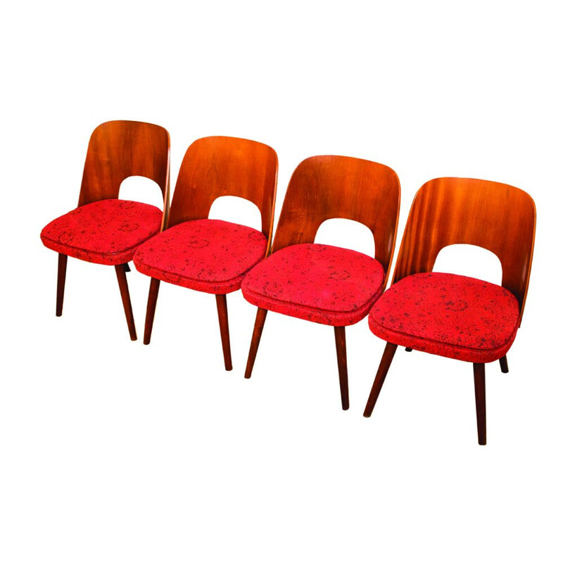 Suite de 4 chaises vintage pour TON en noyer et tissu rouge 1950