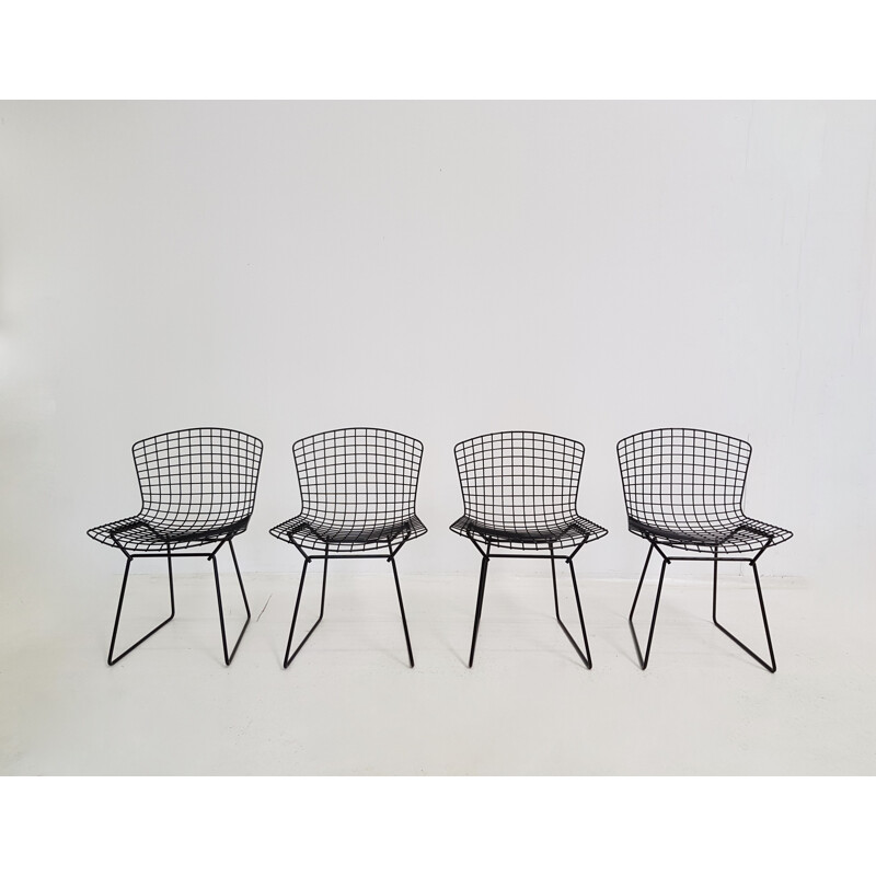 Pair of vintage chairs for Knoll in black metal 1970