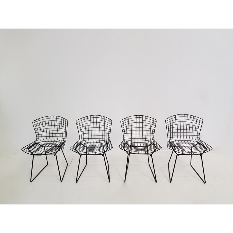 Paire de chaises vintage pour Knoll par Bertoia en métal noir 1970