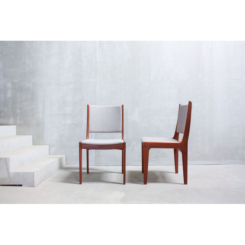 Suite de 8 chaises de salle à manger vintage par Johannes Andersen pour Uldum Møbelfabrik 1960