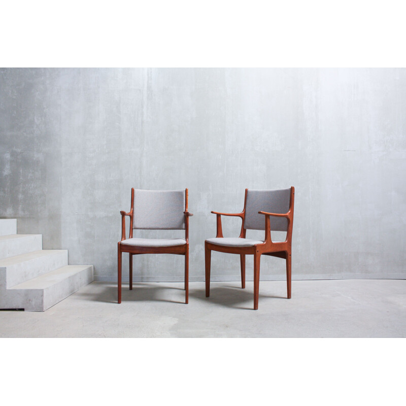 Suite de 8 chaises de salle à manger vintage par Johannes Andersen pour Uldum Møbelfabrik 1960