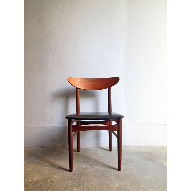 Vintage danish chair in black leatherette and teakwood 1950