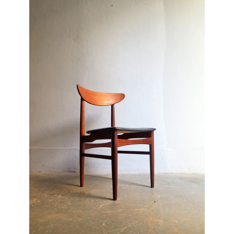 Vintage danish chair in black leatherette and teakwood 1950