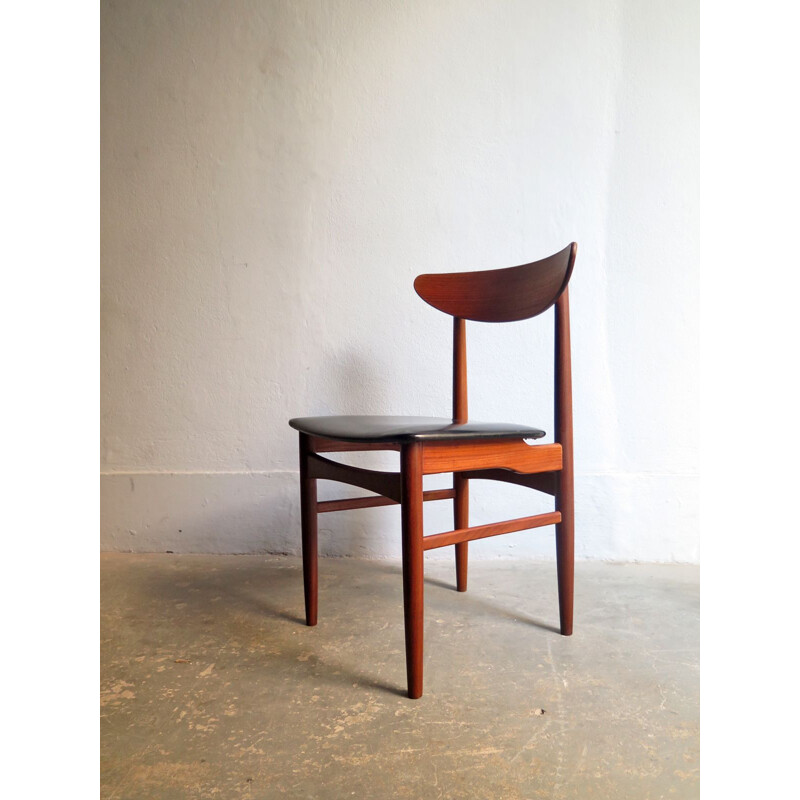 Vintage danish chair in black leatherette and teakwood 1950