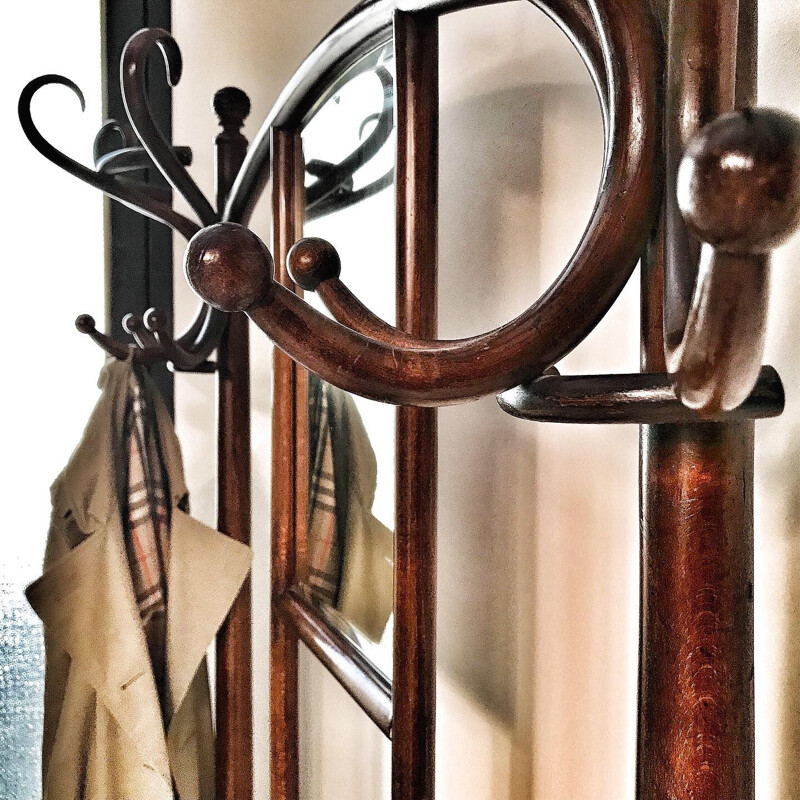 Vintage model No.4 coat rack for Thonet in bentwood and mahogany 1930