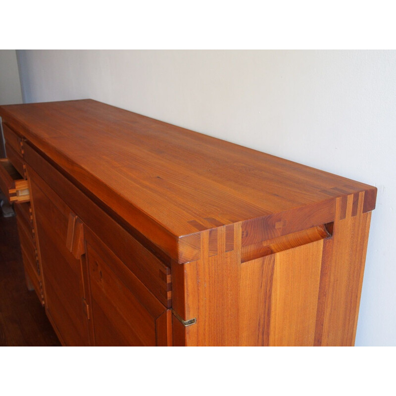 Credenza vintage R13 di Pierre Chapo in olmo massiccio e ottone 1970