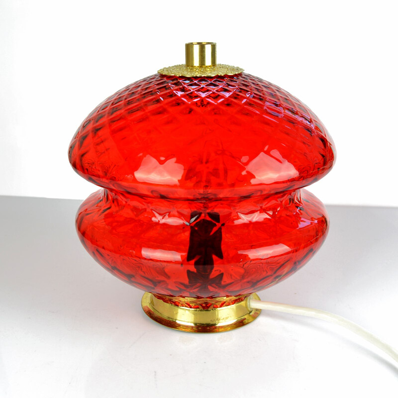 Lámpara vintage de latón rojo y cristal modelo T310 01 para Jablonecké sklárny Desná, 1960