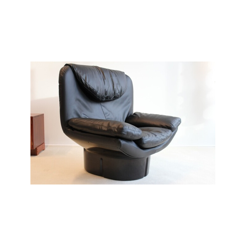 Comfort black leather armchair, Titiana AMMANATI & Giampiero VITELLI - 1970s