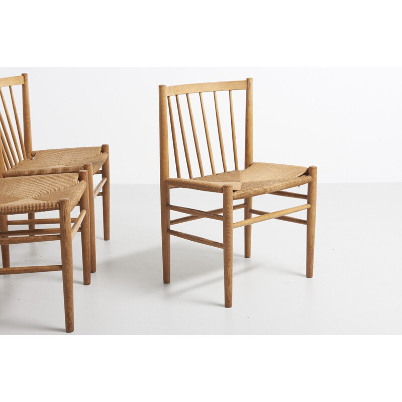 6 vintage dining chairs in oak by Jørgen Bækmark for Jørgen Bækmark. Manufactured by FDB Møbler,1950