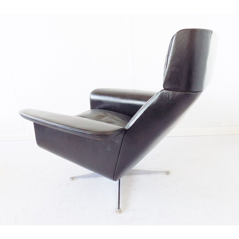 Fauteuil vintage Kaufeld Siesta 62 avec pouf par Jacques Brule