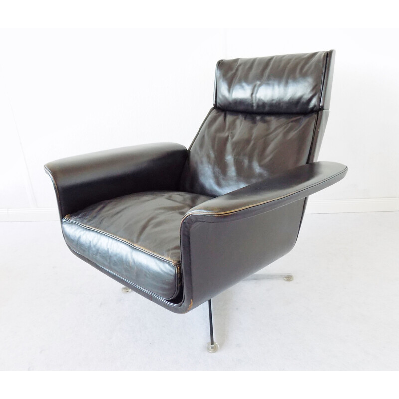 Fauteuil vintage Kaufeld Siesta 62 avec pouf par Jacques Brule