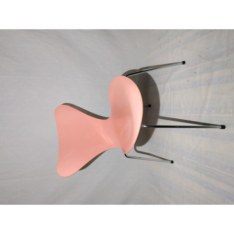 Vintage chair series 7 by Arne Jacobsen Fritz Hansen Edition