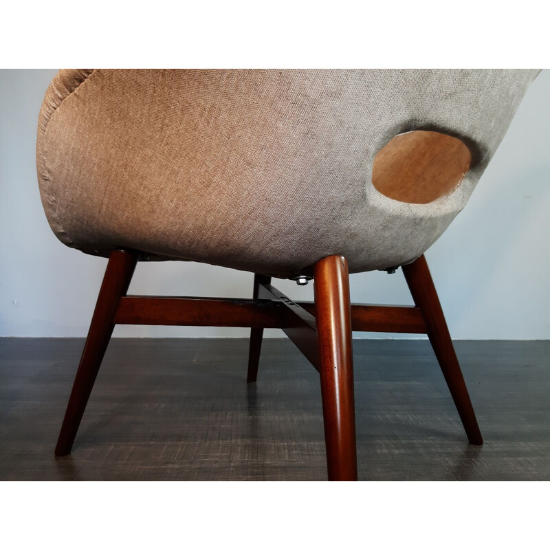 Paar Shell-fauteuils van Miroslav Navratil 1960