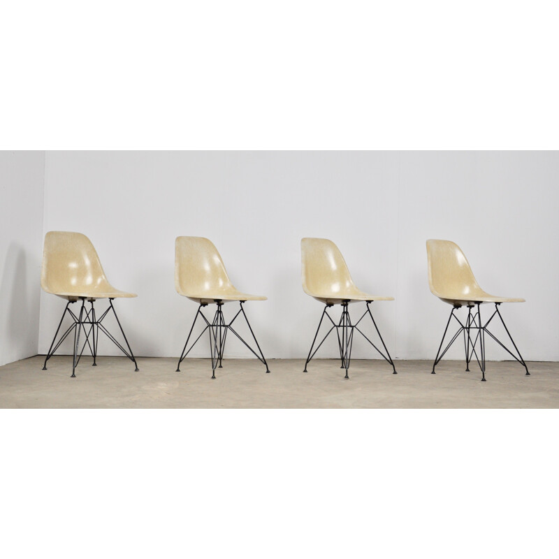 Set of 4 vintage chairs DSX by Charles & Ray Eames for Herman Miller 1970s