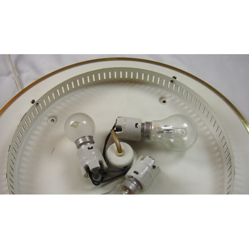 Paar vintage wit metalen en messing wandlampen voor Arteluce