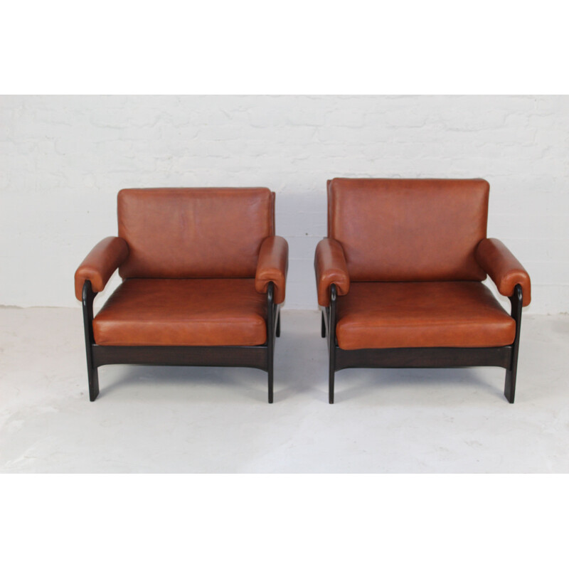 Pair of vintage armchairs in cognac leather