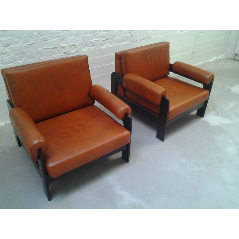 Pair of vintage armchairs in cognac leather