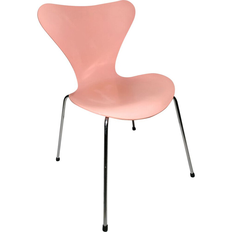 Vintage chair series 7 by Arne Jacobsen Fritz Hansen Edition