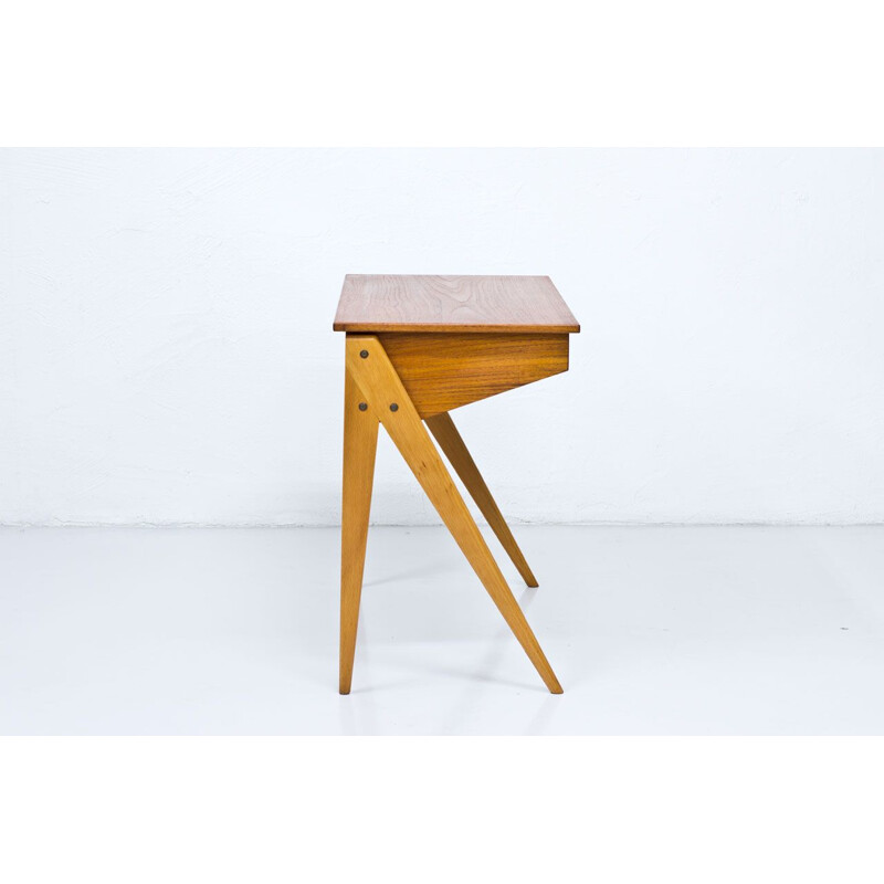 Small desk in beech and teak by Yngve Ekström for ESE Möbler