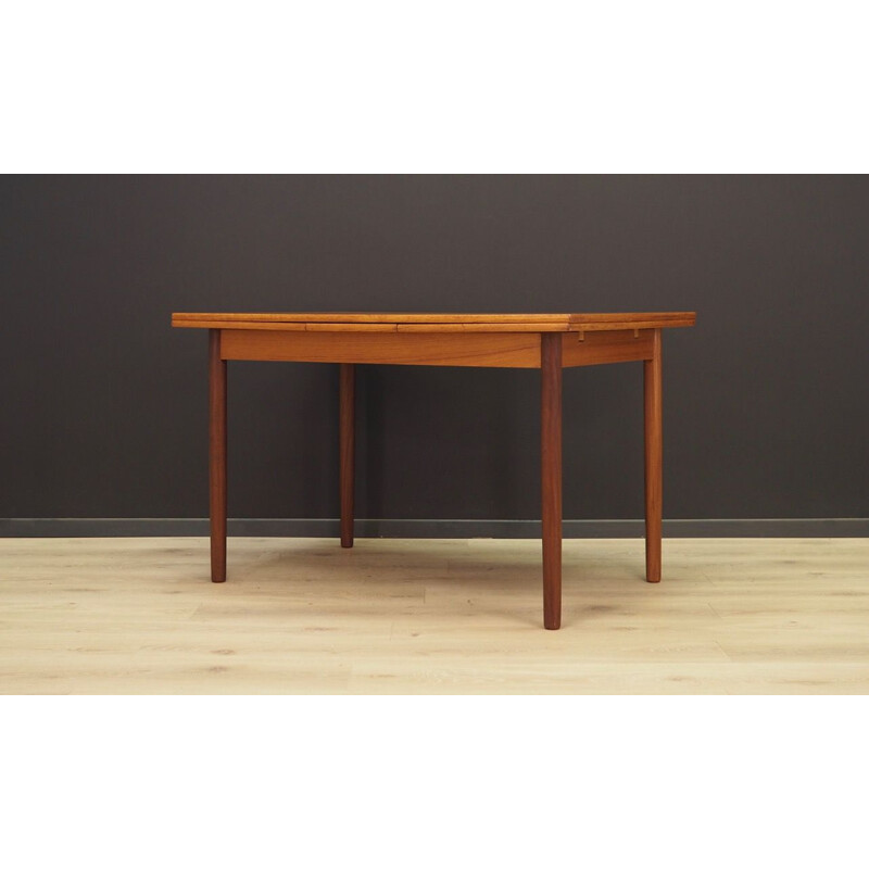 Danish extendable table in teak