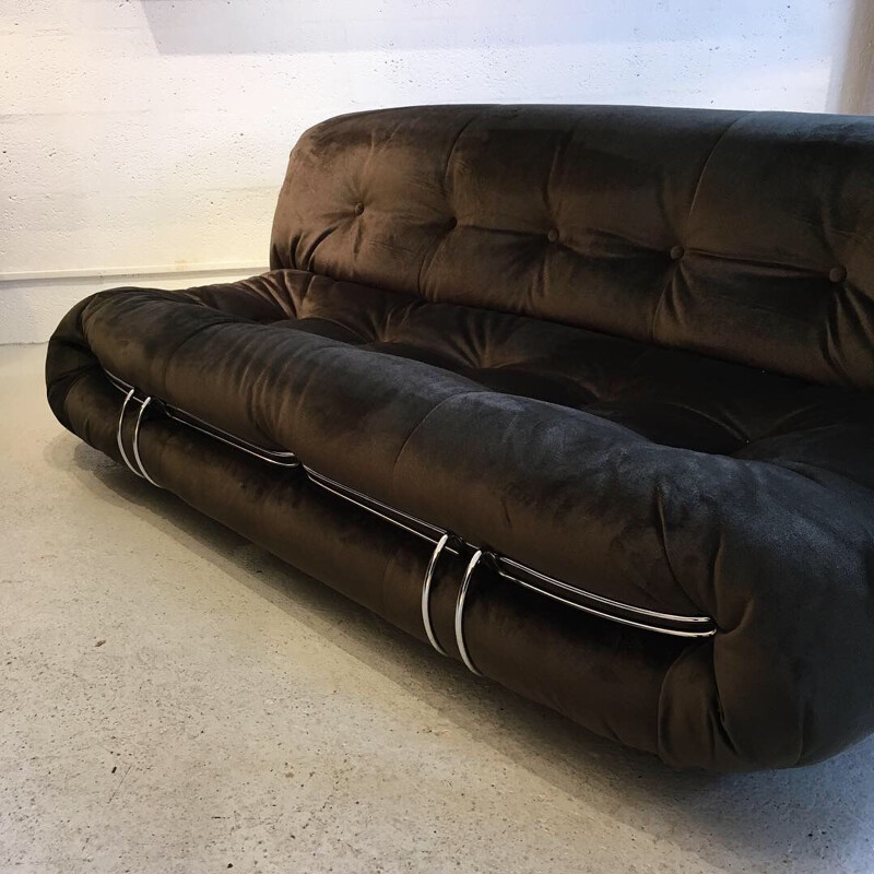 Vintage Soriana sofa for Cassina in green silk velvet 1970