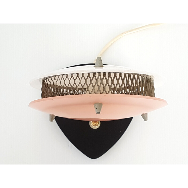 Lampe vintage italienne rose en plexiglas et acier 1950