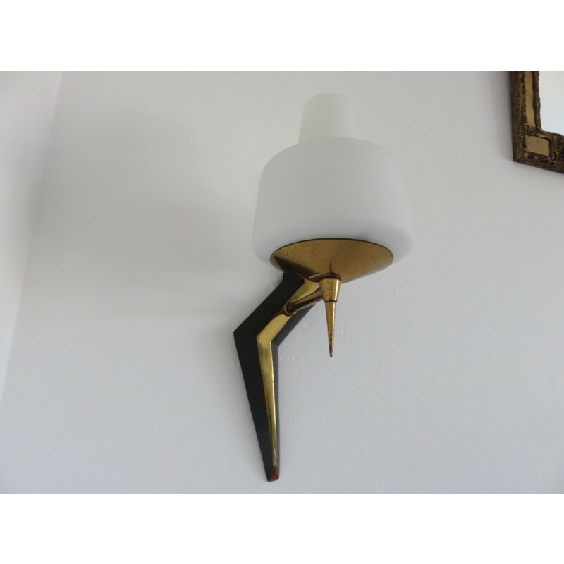 Vintage wall lamp in brass and opaline by Arlus,1950