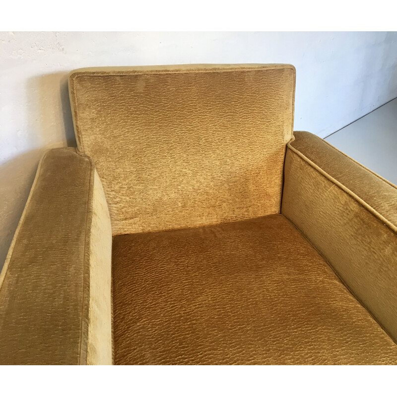 Paire de fauteuils vintage en velours jaune doré