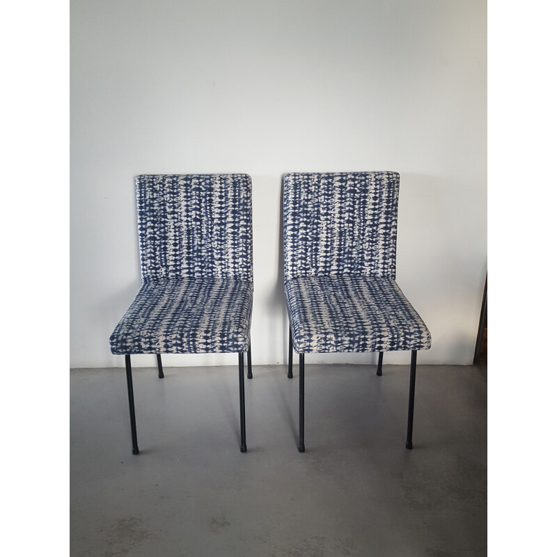 Ein Paar Vintage-Stühle aus Metall und Indigo-Stoff, 1950