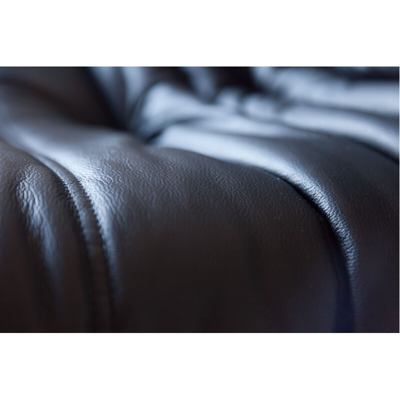 Vintage Togo 3-seat sofa in black leather by Michel Ducaroy for Ligne Roset
