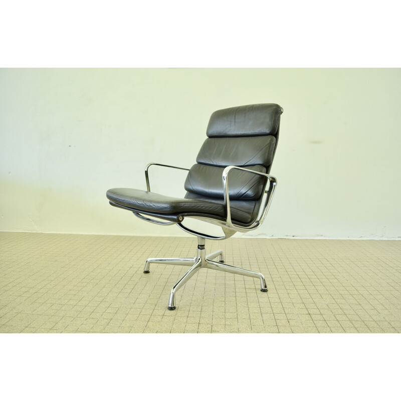 Vintage lounge chair EA216 by Charles & Ray Eames Herman Miller for Vitra 