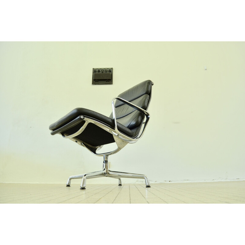 Vintage lounge chair EA216 by Charles & Ray Eames Herman Miller for Vitra 