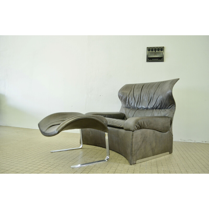 Vintage lounge chair & ottoman Vela Alta by Giovanni Offredi for Saporiti