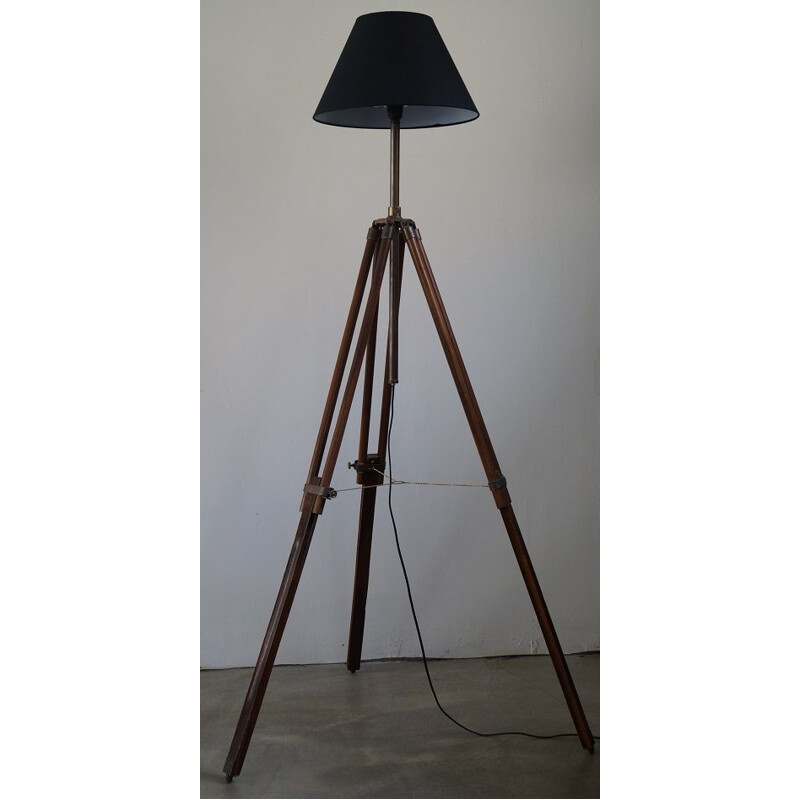 Vintage floor lamp tripod in wood 1980