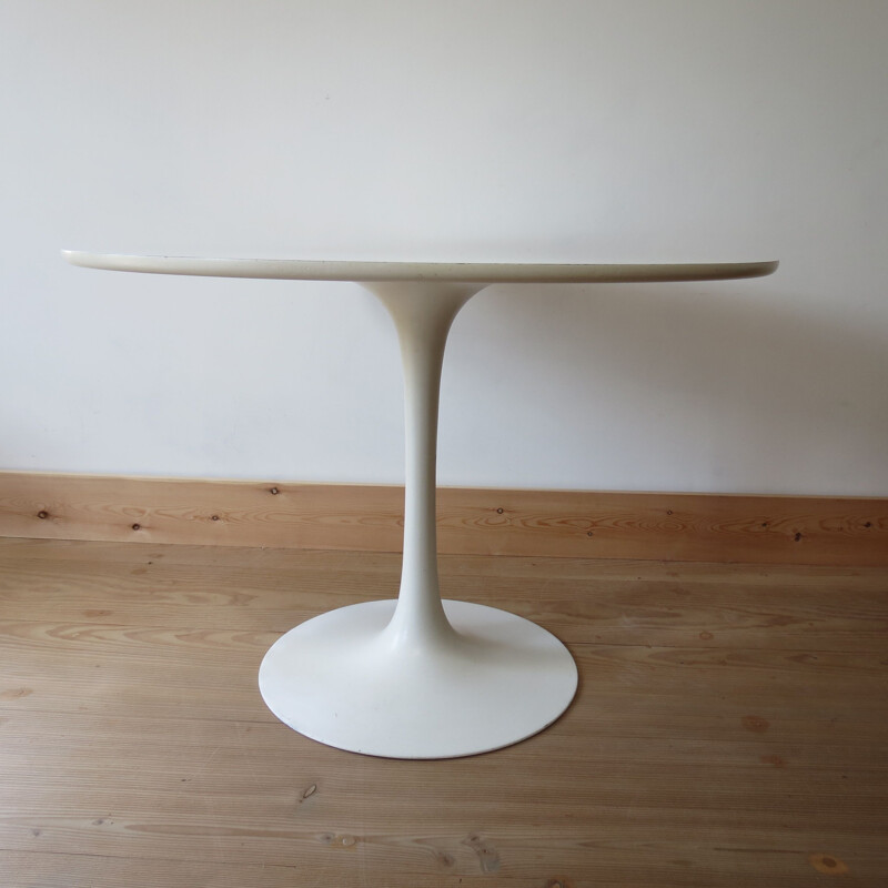 Vintage tulip table for Arkana UK in white formica and aluminium 1960