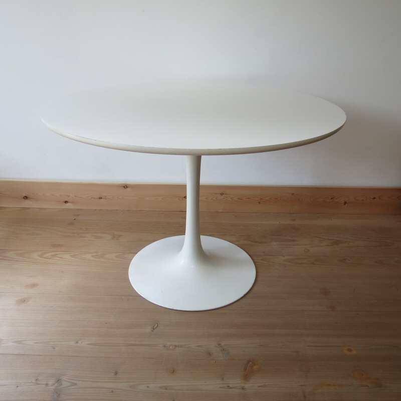 Vintage tulip table for Arkana UK in white formica and aluminium 1960