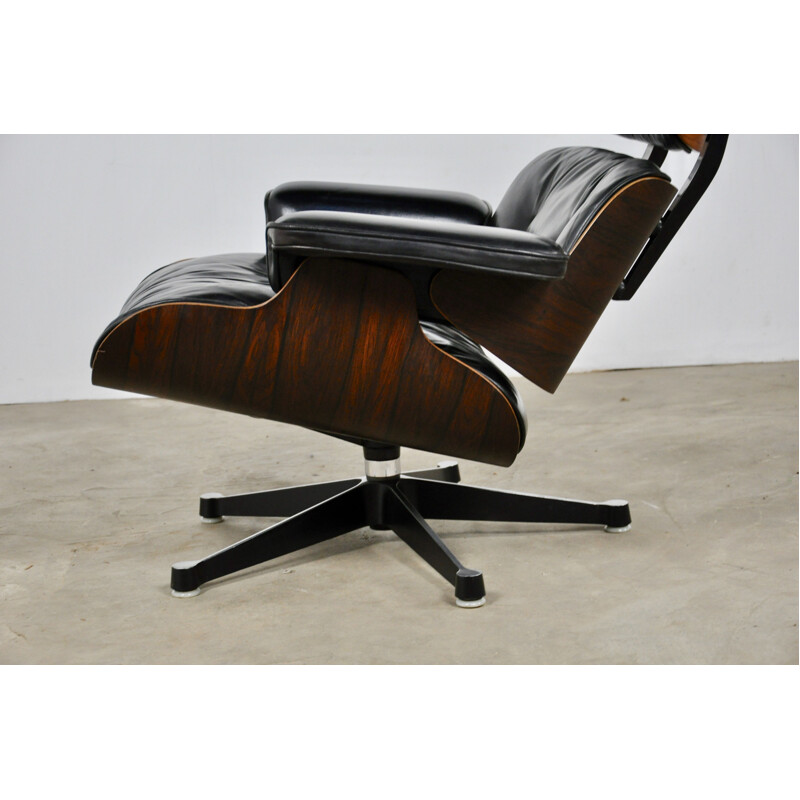 Vintage Lounge chair by Eames for Miller in rosewood and black leather 1970