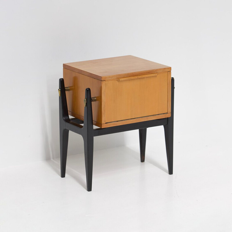 Table de chevet vintage belge en bois et en laiton 1950