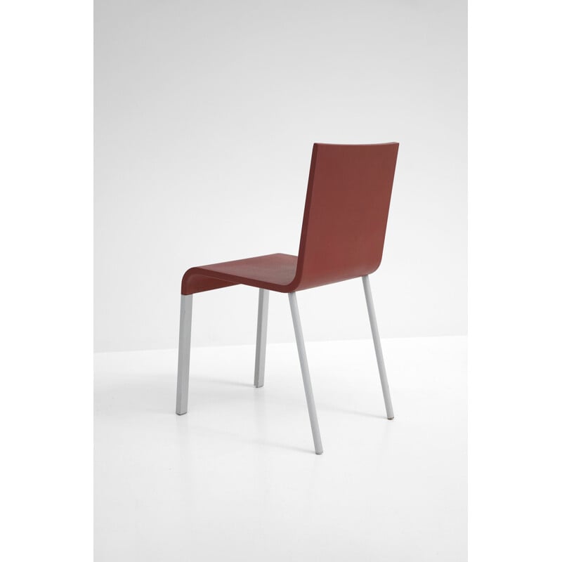 Ein Paar Stühle im Vintage-Stil .03 aus rotem Polyurethan und Metall 1990