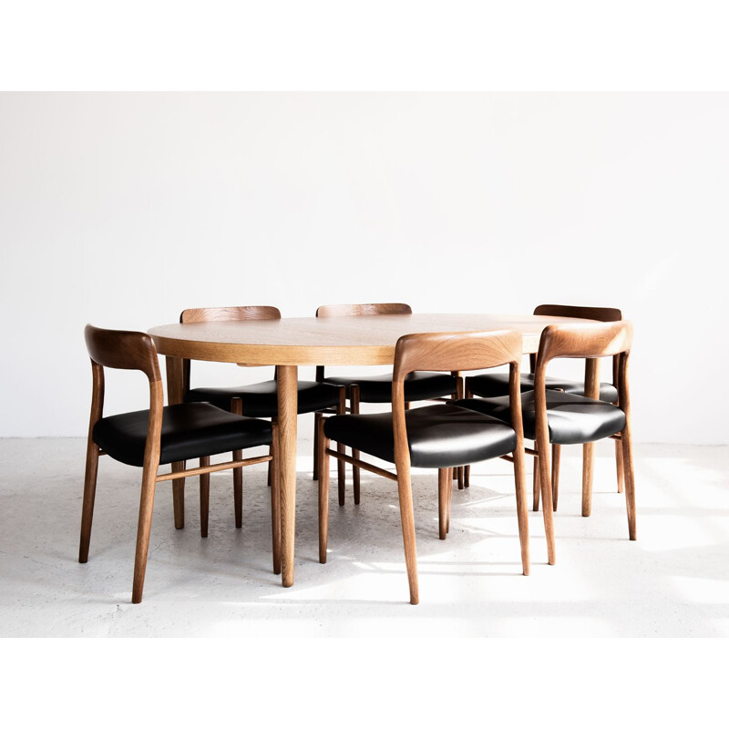 Set of 6 vintage chairs model 75 for Møller in teak and black leather 1960