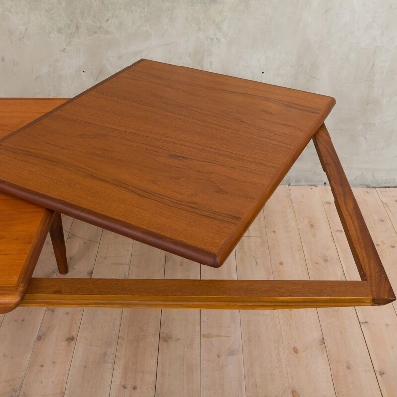 Vintage dining table extendable in teak by Johannes Andersen for Uldum
