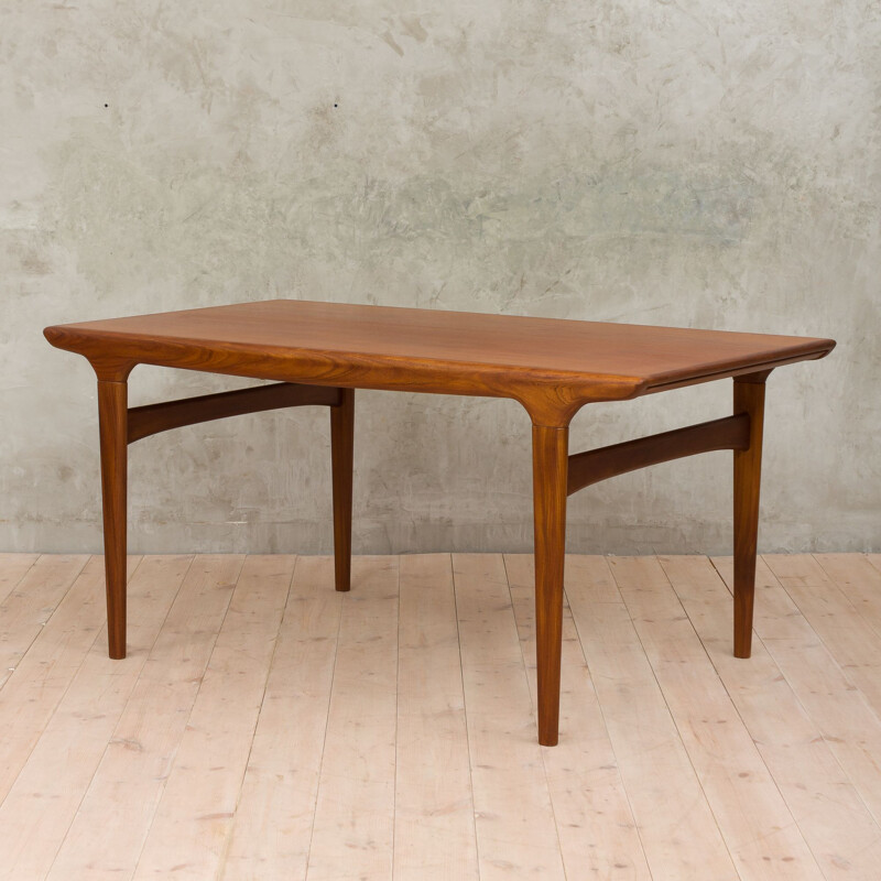 Vintage dining table extendable in teak by Johannes Andersen for Uldum