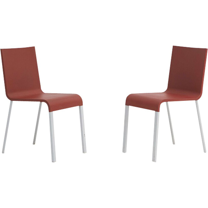Ein Paar Stühle im Vintage-Stil .03 aus rotem Polyurethan und Metall 1990