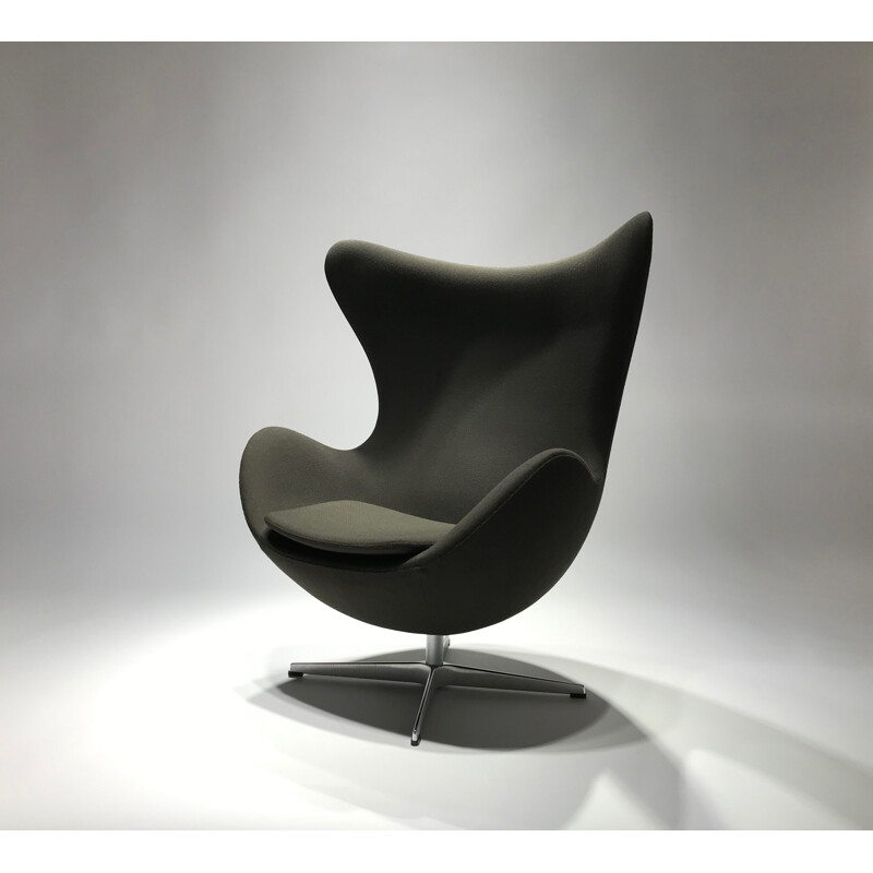 Vintage Egg Chair edition Fritz Hansen Design Arne Jacobsen 2010