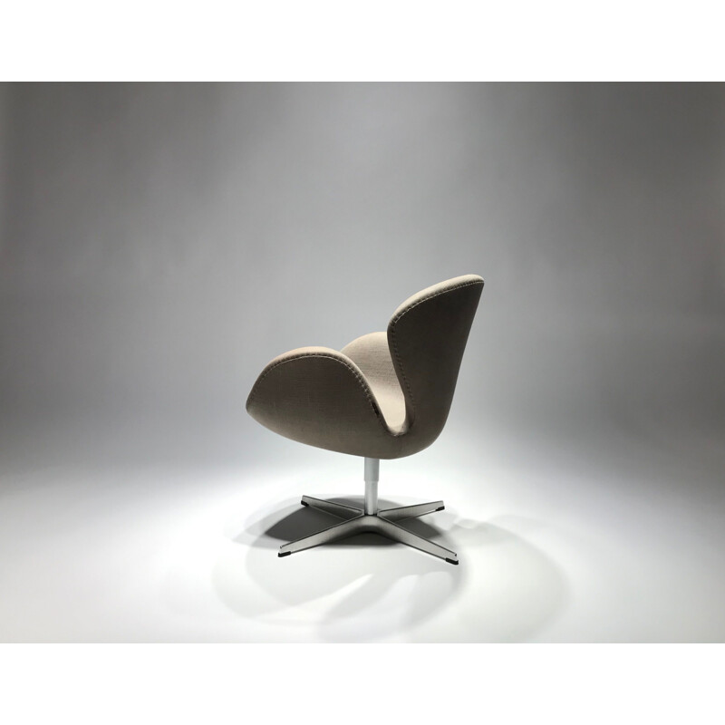 Vintage Swan Chair edition Fritz Hansen Design Arne Jacobsen 2010